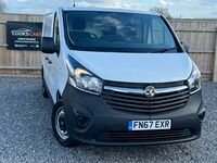 VAUXHALL VIVARO