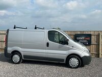 VAUXHALL VIVARO